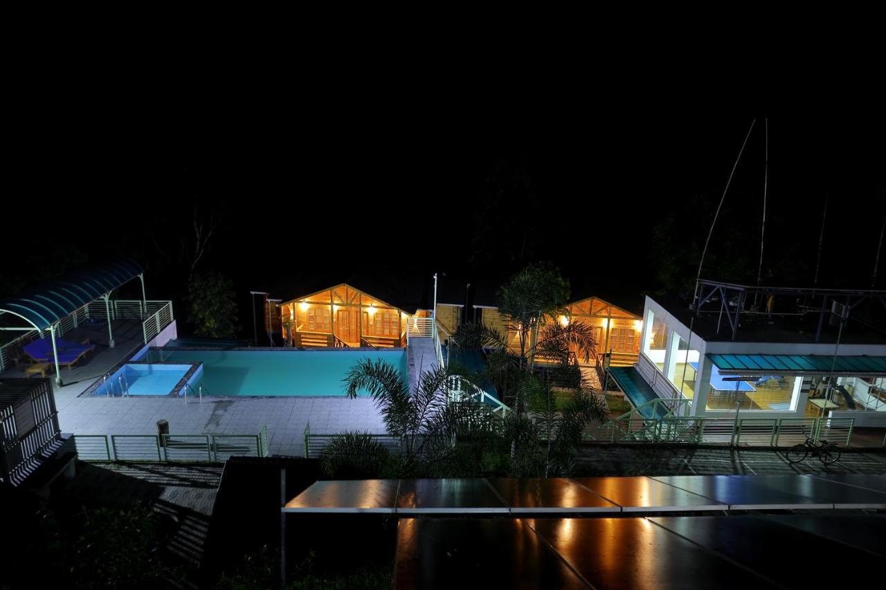 Woodrose Resort 卡尔佩特塔 外观 照片
